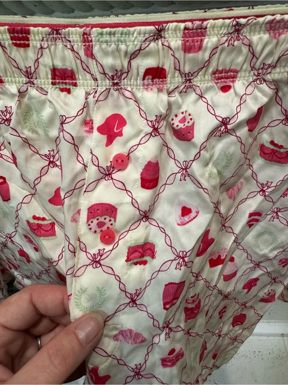 🆕 PINK Victoria's Secret Cream and Pink Holiday Print Pajama Shorts